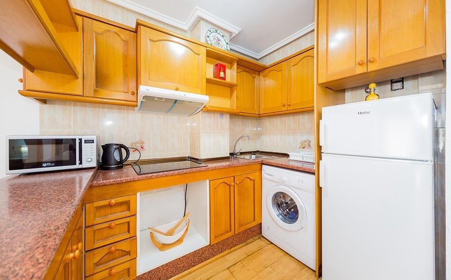 Apartment à Torrevieja, Alicante, Espagne 2 chambres, 74 m2 No. 183074