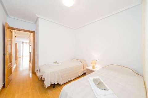 Appartamento in vendita a Torrevieja, Alicante, Spagna 2 camere da letto, 74 mq. N° 183074 - foto 7
