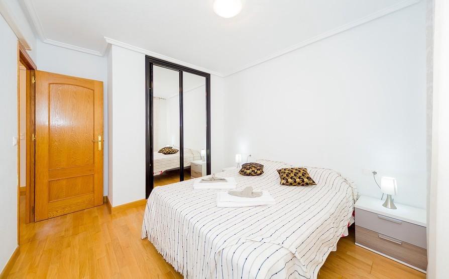 Apartment à Torrevieja, Alicante, Espagne 2 chambres, 74 m2 No. 183074