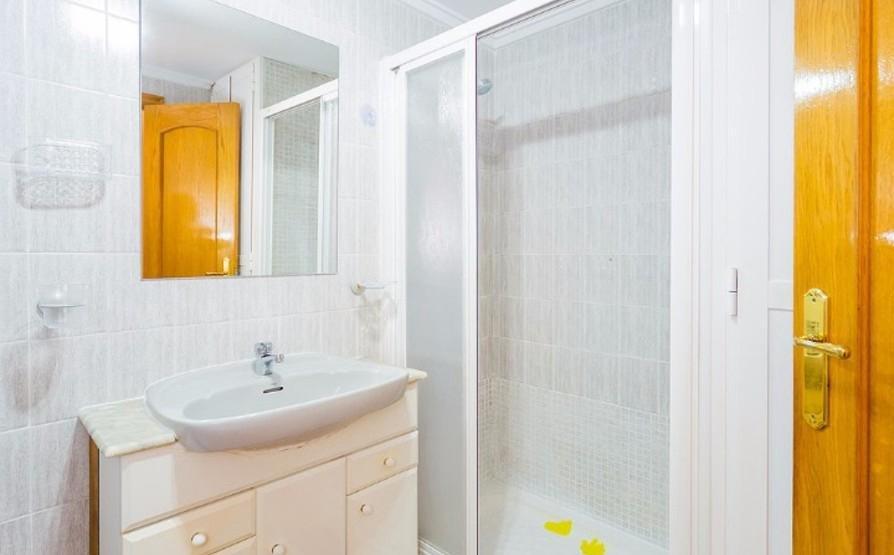 Apartment à Torrevieja, Alicante, Espagne 2 chambres, 74 m2 No. 183074