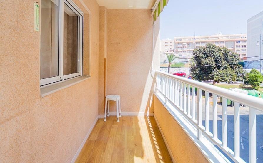 Apartment à Torrevieja, Alicante, Espagne 2 chambres, 74 m2 No. 183074