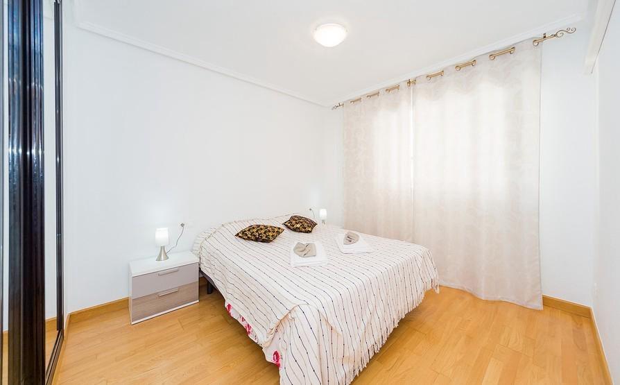 Apartment à Torrevieja, Alicante, Espagne 2 chambres, 74 m2 No. 183074