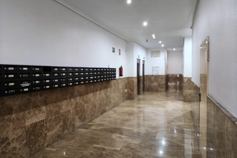Lägenhet till salu i Torrevieja, Alicante, Spanien 2 sovrum, 70 kvm. Nr. 183069 - foto 4