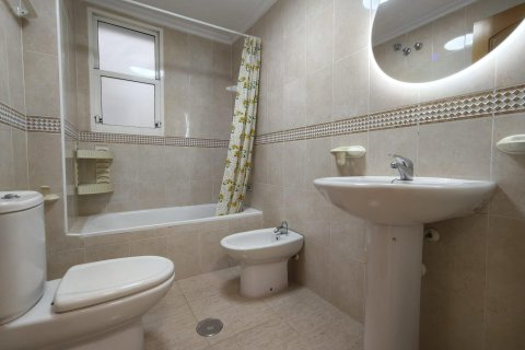 Lägenhet till salu i Torrevieja, Alicante, Spanien 2 sovrum, 70 kvm. Nr. 183069 - foto 29