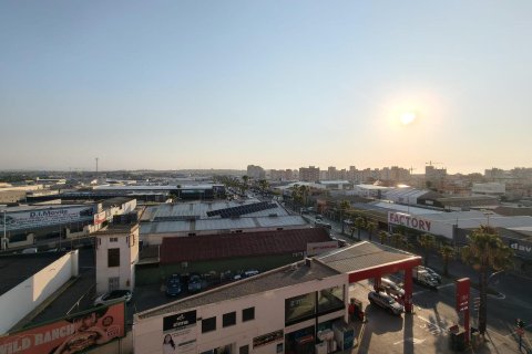 Lägenhet till salu i Torrevieja, Alicante, Spanien 2 sovrum, 70 kvm. Nr. 183069 - foto 9