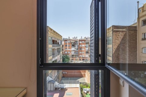 Apartment for sale in Barcelona, Spain 2 bedrooms, 105 sq.m. No. 192653 - photo 29