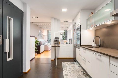 Villa zum Verkauf in Barcelona, Spanien 3 Schlafzimmer, 136 m2 Nr. 192654 - Foto 10