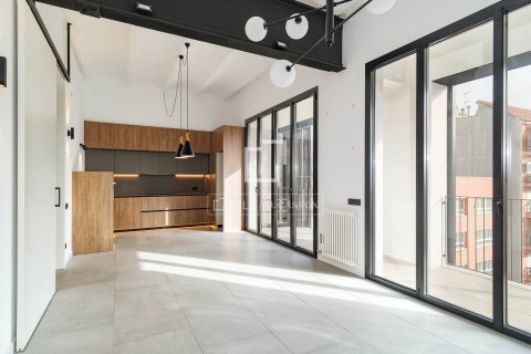Apartment for sale in Barcelona, Spain 2 bedrooms, 85 sq.m. No. 192655 - photo 2