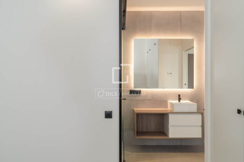 Apartment for sale in Barcelona, Spain 2 bedrooms, 85 sq.m. No. 192655 - photo 28