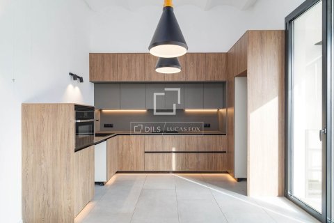 Apartment for sale in Barcelona, Spain 2 bedrooms, 85 sq.m. No. 192655 - photo 3