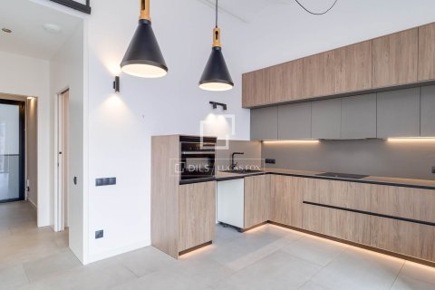 Apartment for sale in Barcelona, Spain 2 bedrooms, 85 sq.m. No. 192655 - photo 5