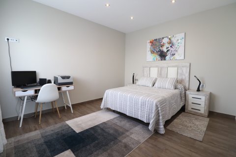 Продажа таухауса в Дайя Вьеха, Аликанте, Испания 3 спальни, 133м2 №143800 - фото 23