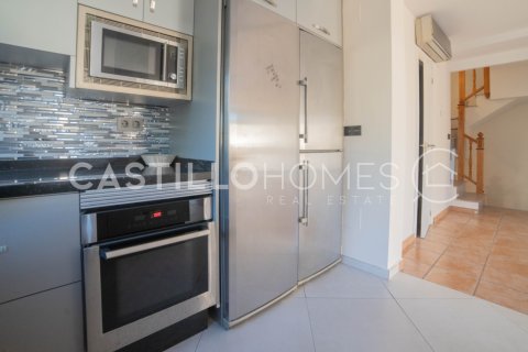 Villa for sale in Villamartin, Alicante, Spain 4 bedrooms, 195 sq.m. No. 143802 - photo 6