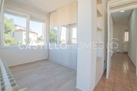 Villa for sale in Villamartin, Alicante, Spain 4 bedrooms, 195 sq.m. No. 143802 - photo 20