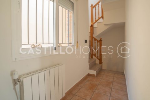 Villa for sale in Villamartin, Alicante, Spain 4 bedrooms, 195 sq.m. No. 143802 - photo 30