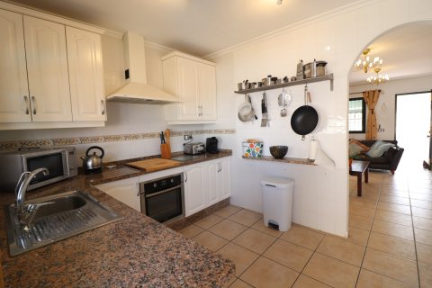 Villa for sale in Algorfa, Alicante, Spain 5 bedrooms, 151 sq.m. No. 143799 - photo 9