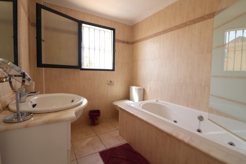 Villa for sale in Algorfa, Alicante, Spain 5 bedrooms, 151 sq.m. No. 143799 - photo 23