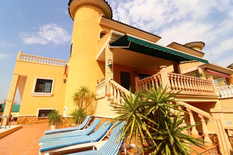 Villa for sale in Algorfa, Alicante, Spain 5 bedrooms, 151 sq.m. No. 143799 - photo 26