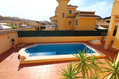 Villa for sale in Algorfa, Alicante, Spain 5 bedrooms, 151 sq.m. No. 143799 - photo 2