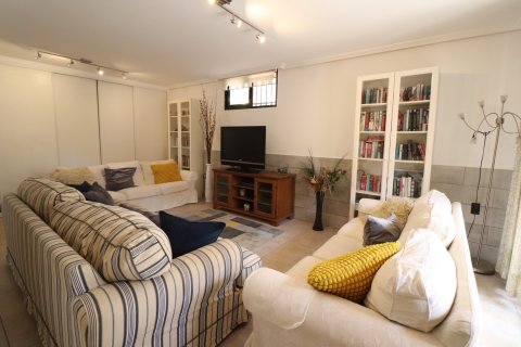 Villa for sale in Algorfa, Alicante, Spain 5 bedrooms, 151 sq.m. No. 143799 - photo 14