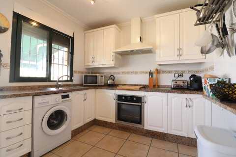 Villa for sale in Algorfa, Alicante, Spain 5 bedrooms, 151 sq.m. No. 143799 - photo 8