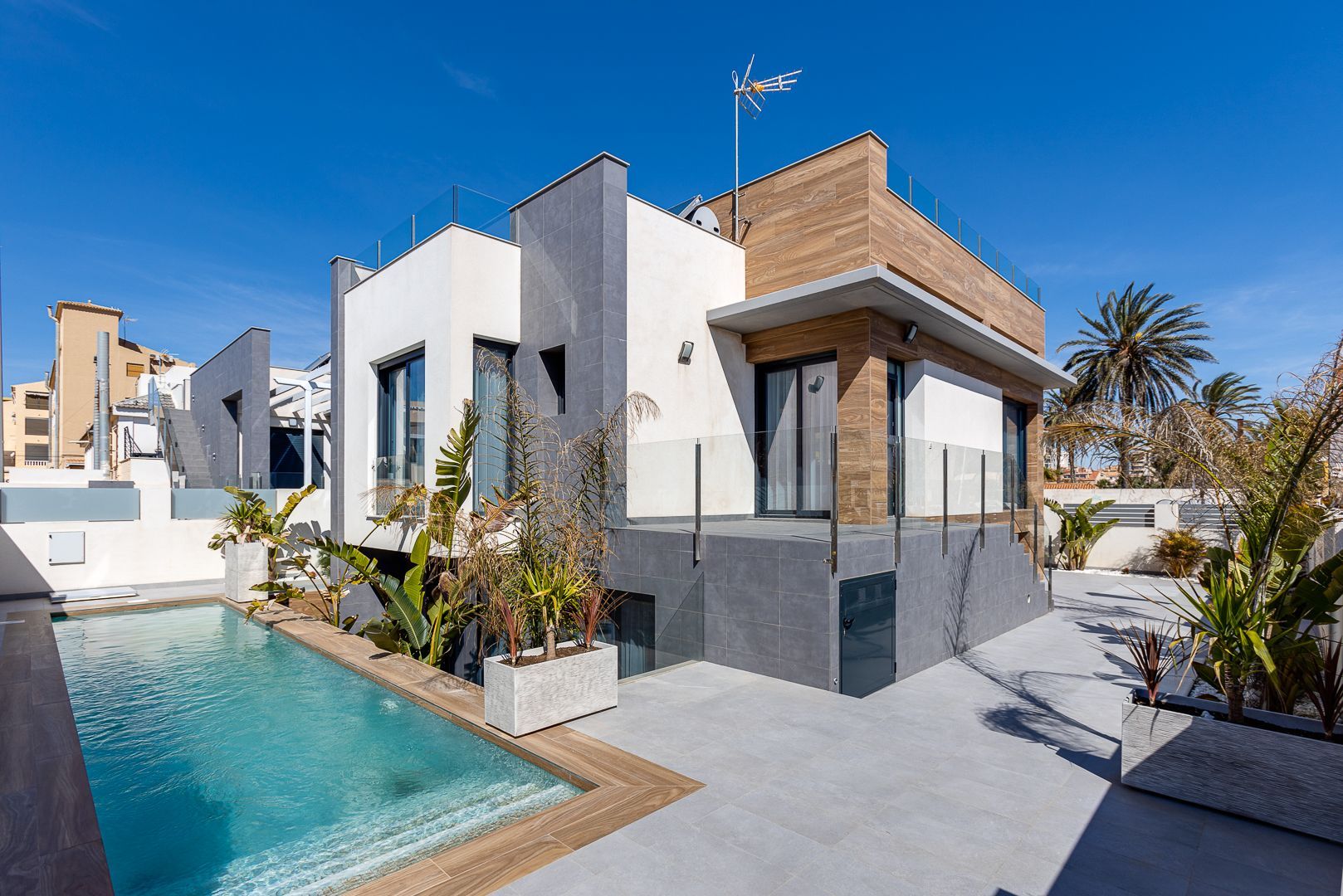House in Torrevieja, Alicante, Spanien 4 Schlafzimmer, 210 m2 Nr. 95739