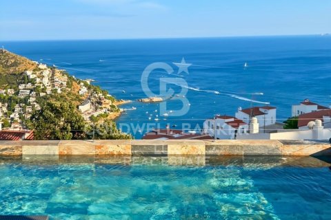 Villa for sale in Roses, Girona, Spain 3 bedrooms, 256 sq.m. No. 158869 - photo 4