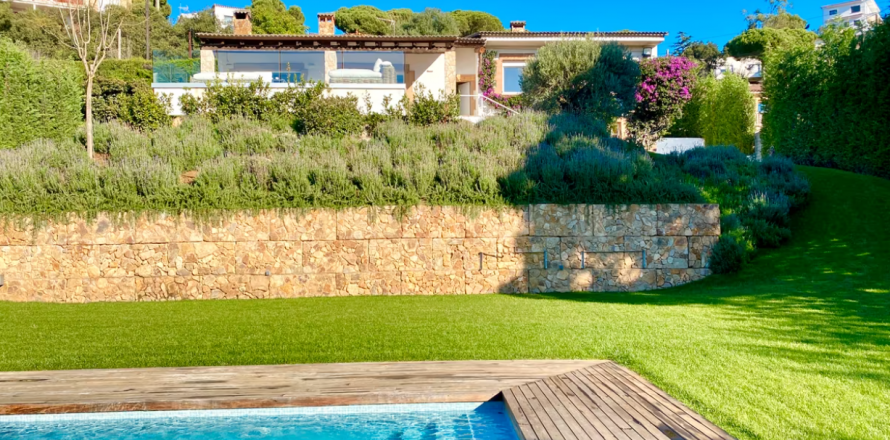 House Platja D'aro, Girona, Spain 4 bedrooms, 247 sq.m. No. 63119