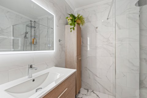 Huoneisto myytävänä Torrevieja, Alicante, Espanja, 2 makuuhuonetta, 66 m2 No. 161711 - kuva 9