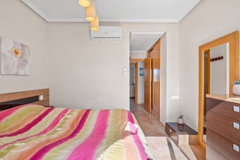 Huoneisto myytävänä Torrevieja, Alicante, Espanja, 2 makuuhuonetta, 66 m2 No. 161711 - kuva 8