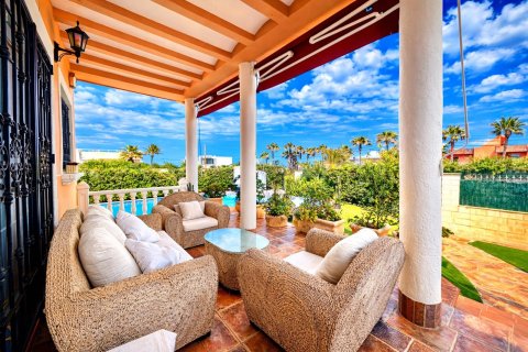 Villa till salu i La Mata, Alicante, Spanien 6 sovrum, 440 kvm. Nr. 161709 - foto 4