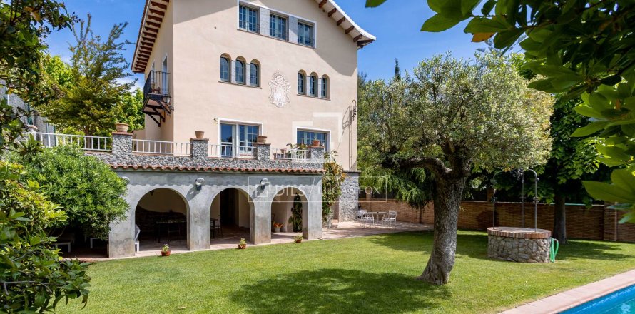 Villa à El Masnou, Barcelona, Espagne 7 chambres, 446 m2 No. 164342
