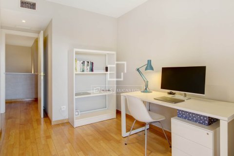 Apartment for sale in Sant Just Desvern, Barcelona, Spain 3 bedrooms, 133 sq.m. No. 164343 - photo 22