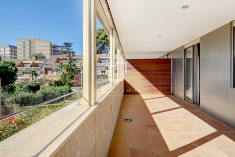 Apartment for sale in Sant Just Desvern, Barcelona, Spain 3 bedrooms, 133 sq.m. No. 164343 - photo 24