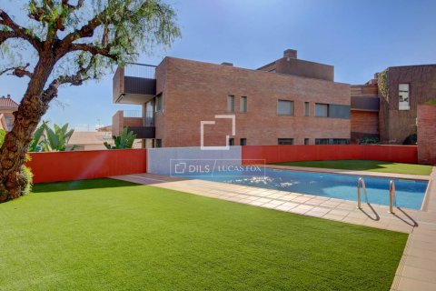 Apartment for sale in Sant Just Desvern, Barcelona, Spain 3 bedrooms, 133 sq.m. No. 164343 - photo 2