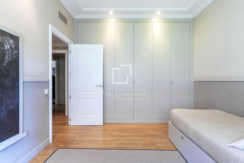 Huoneisto myytävänä Barcelona, Espanja, 6 makuuhuonetta, 479 m2 No. 164340 - kuva 29