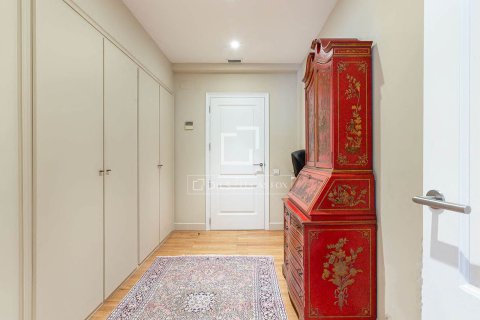 Huoneisto myytävänä Barcelona, Espanja, 6 makuuhuonetta, 479 m2 No. 164340 - kuva 19