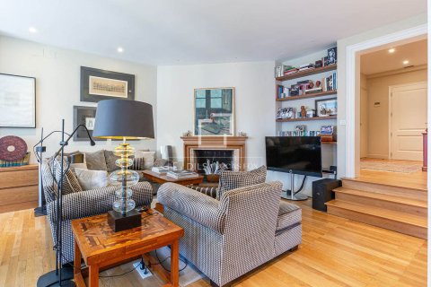 Huoneisto myytävänä Barcelona, Espanja, 6 makuuhuonetta, 479 m2 No. 164340 - kuva 8