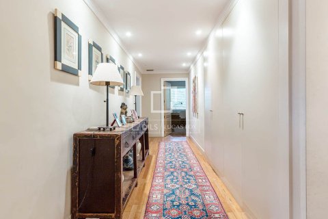 Huoneisto myytävänä Barcelona, Espanja, 6 makuuhuonetta, 479 m2 No. 164340 - kuva 16