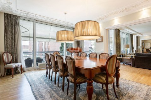 Huoneisto myytävänä Barcelona, Espanja, 6 makuuhuonetta, 479 m2 No. 164340 - kuva 15