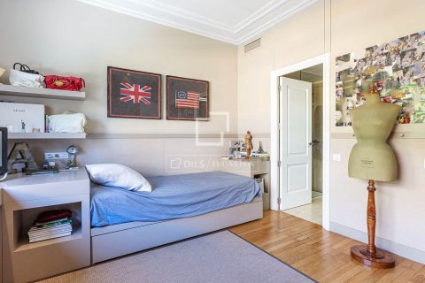 Huoneisto myytävänä Barcelona, Espanja, 6 makuuhuonetta, 479 m2 No. 164340 - kuva 26
