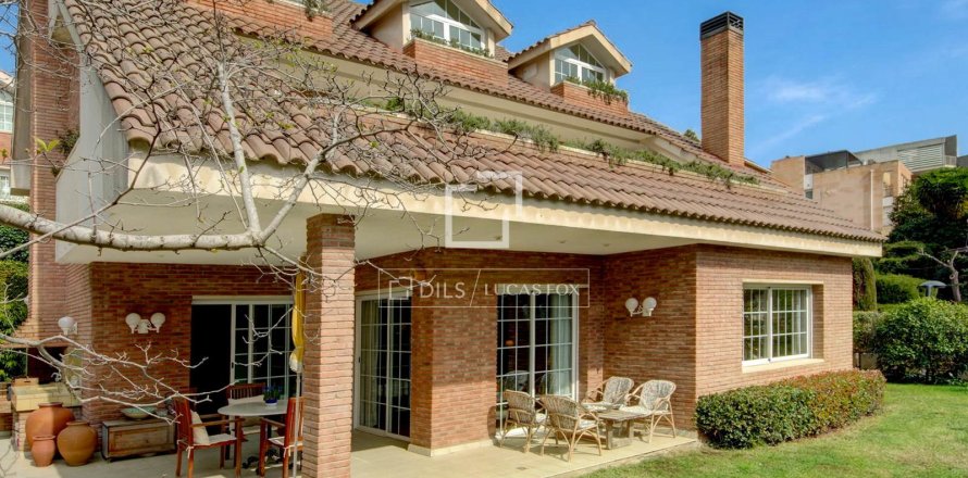 Huvila Sant Just Desvern, Barcelona, Espanja 6 makuuhuonetta, 545 m2 No. 164338