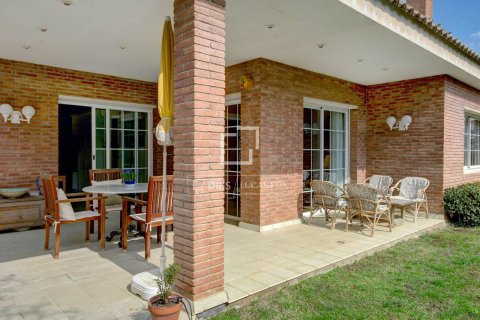 Huvila myytävänä Sant Just Desvern, Barcelona, Espanja, 6 makuuhuonetta, 545 m2 No. 164338 - kuva 5