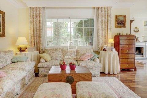 Huvila myytävänä Sant Just Desvern, Barcelona, Espanja, 6 makuuhuonetta, 545 m2 No. 164338 - kuva 11