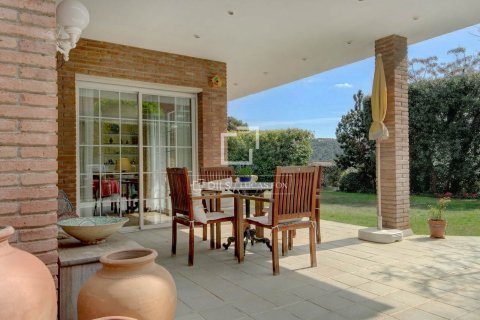 Huvila myytävänä Sant Just Desvern, Barcelona, Espanja, 6 makuuhuonetta, 545 m2 No. 164338 - kuva 4