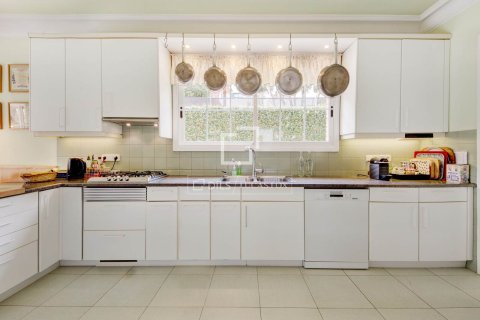 Huvila myytävänä Sant Just Desvern, Barcelona, Espanja, 6 makuuhuonetta, 545 m2 No. 164338 - kuva 19