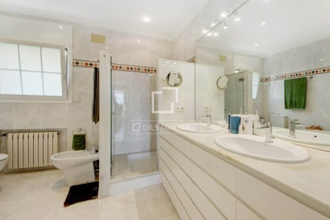 Huvila myytävänä Sant Just Desvern, Barcelona, Espanja, 6 makuuhuonetta, 545 m2 No. 164338 - kuva 27