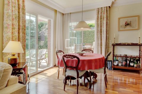 Huvila myytävänä Sant Just Desvern, Barcelona, Espanja, 6 makuuhuonetta, 545 m2 No. 164338 - kuva 16