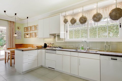 Huvila myytävänä Sant Just Desvern, Barcelona, Espanja, 6 makuuhuonetta, 545 m2 No. 164338 - kuva 20