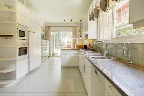 Huvila myytävänä Sant Just Desvern, Barcelona, Espanja, 6 makuuhuonetta, 545 m2 No. 164338 - kuva 21